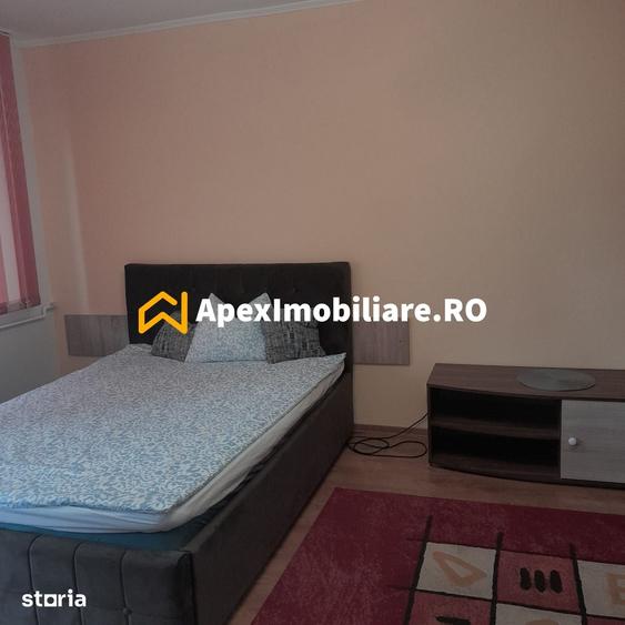Garsonieră decomandată în Tei