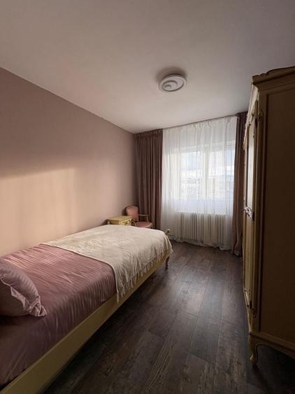 Apartament cu 3 camere decomandat în Sud