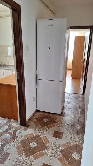 Apartament cu 2 camere decomandat în Craiovița Nouă