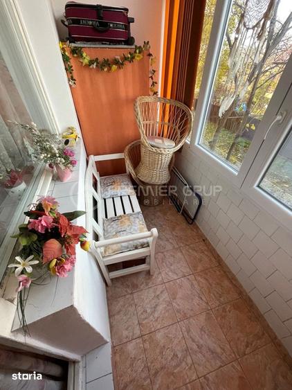 Apartament cu 3 camere în Podu Roș