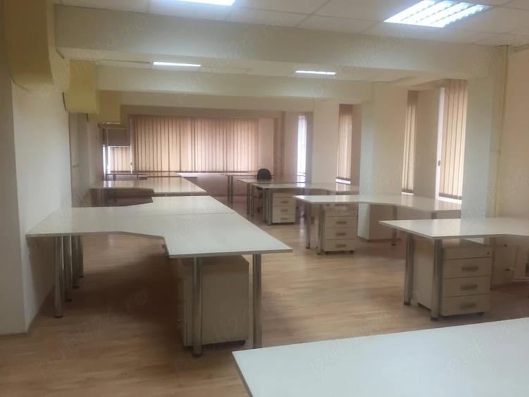 Spațiu comercial, de 200 mp, în Port