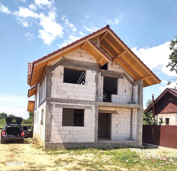 Casă cu 4 camere cu Teren 257 Mp în Crasna