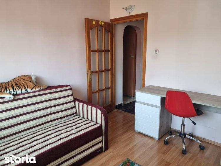 Apartament cu 3 camere semidecomandat în Bistrița Lac