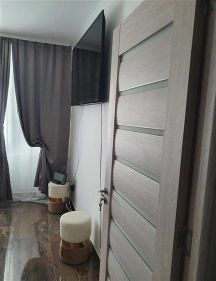 Apartament cu 3 camere decomandat, mobilat în Berceni