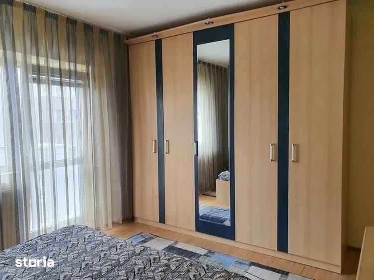Apartament cu 3 camere decomandat în Vitan