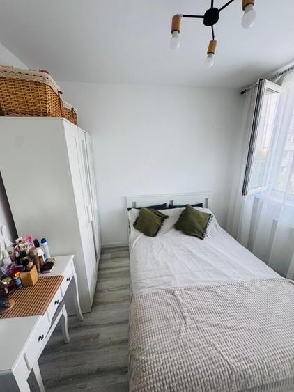 Apartament cu 3 camere semidecomandat în Drumul Taberei