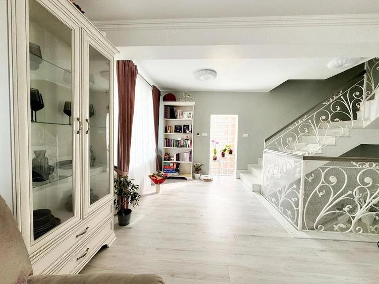 Casă cu 4 camere cu Teren 1500 Mp în Centura
