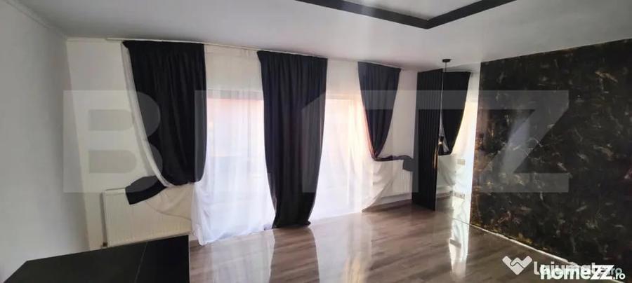 Casă cu 7 camere cu Teren 400 Mp în Central