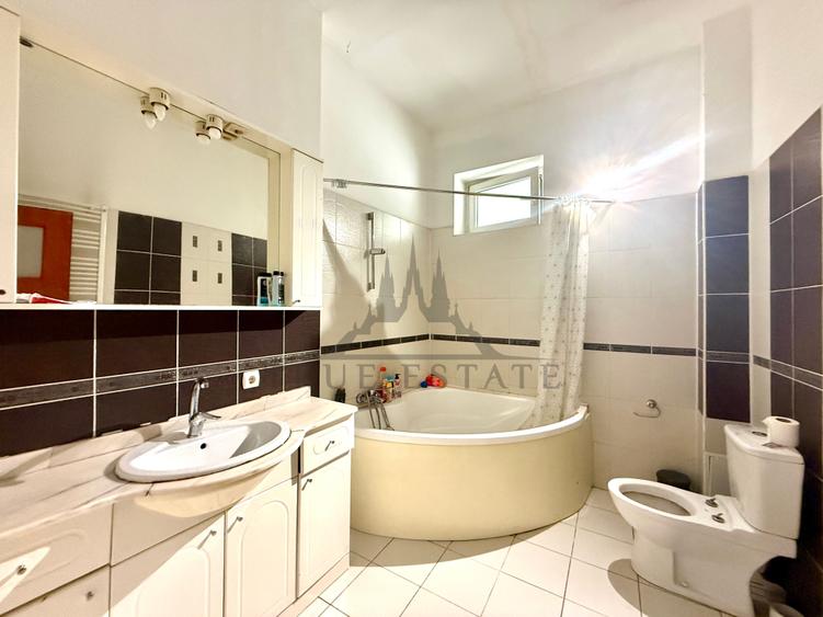 Apartament cu 2 camere semidecomandat în Universitate