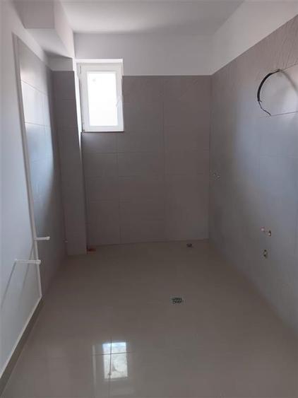 Casă cu 4 camere cu Teren 200 Mp în Vișani
