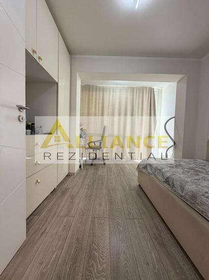 Apartament cu 3 camere decomandat, mobilat în Central