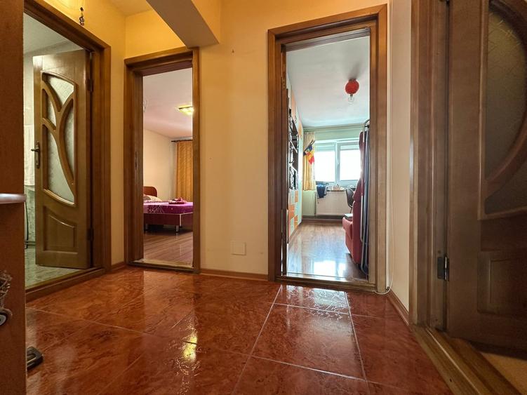 Apartament cu 3 camere decomandat, mobilat în Călărași