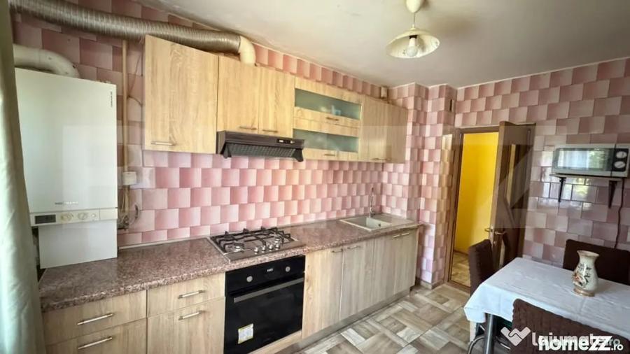 Apartament cu 4 camere decomandat în 1 Mai