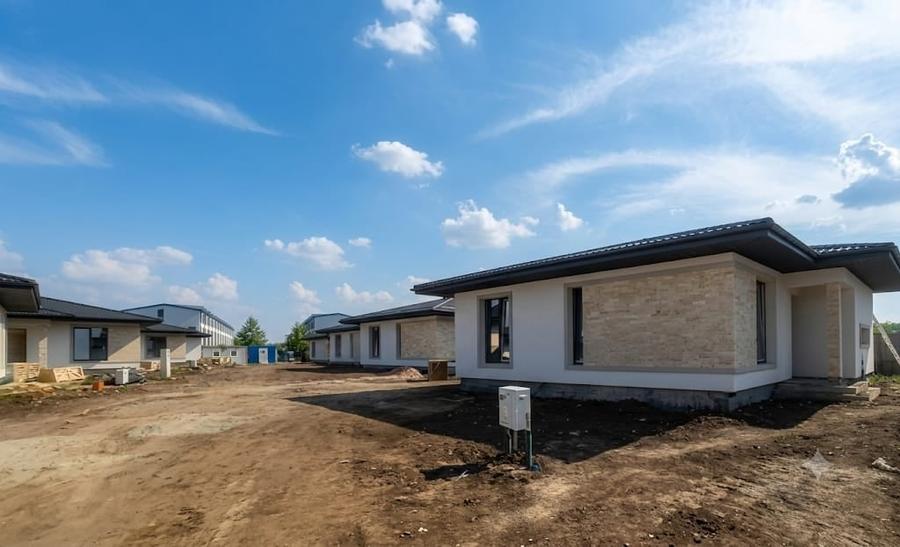 Casă individuală cu 4 camere cu Canalizare în Bragadiru