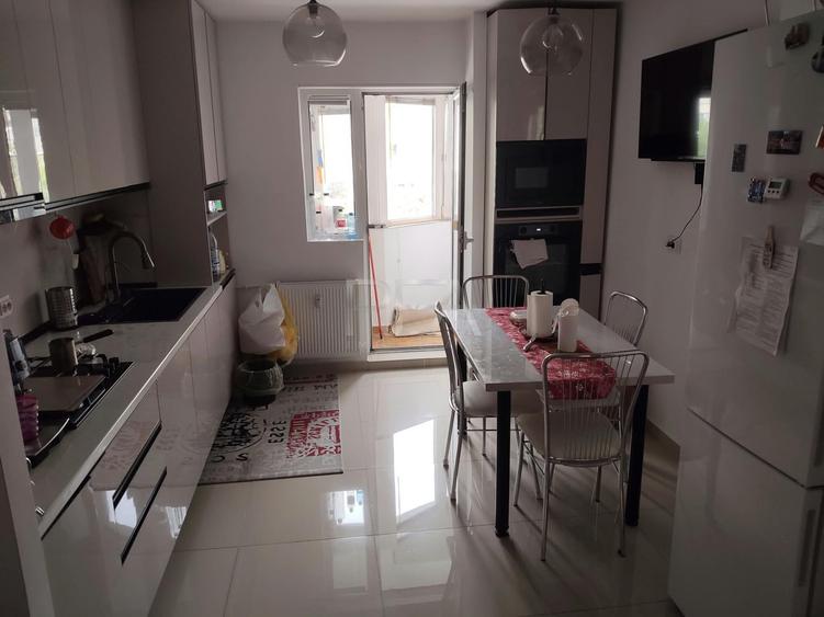 2 camere decomandat, 2/8, 62mp, anvelopat-Stirbei Voda-Berzei - 6
