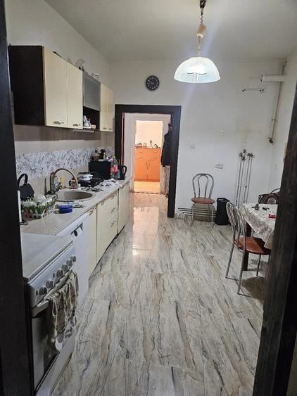 Casă cu 2 camere cu Teren 400 Mp în Central