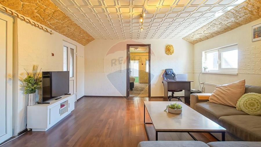 Oportunitate: Casă 6 camere (3 camere spațiu comercial+etaj locuință) - 11