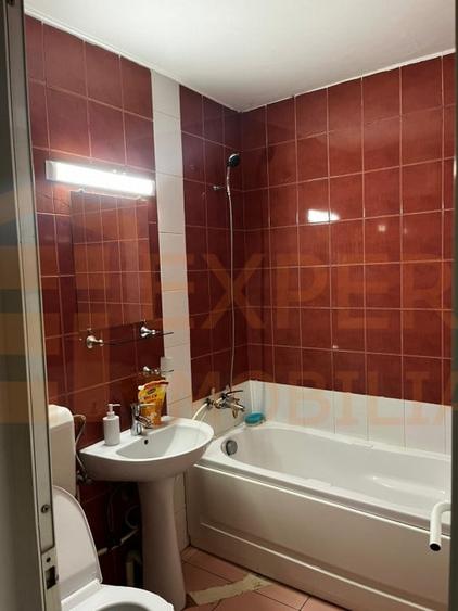 Apartament cu 2 camere semidecomandat, mobilat în Boema