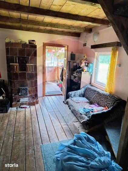 Casă cu 5 camere cu Teren 2000 Mp în Mărgău
