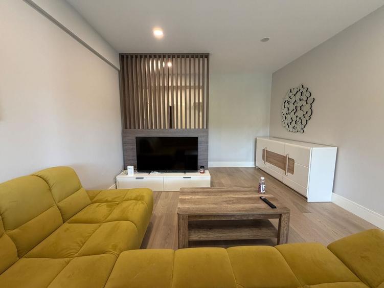 Apartament cu 3 camere decomandat, mobilat în Pipera