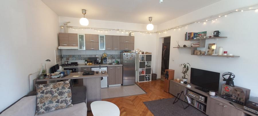 Apartament cu 2 camere semidecomandat în P-ța Romană