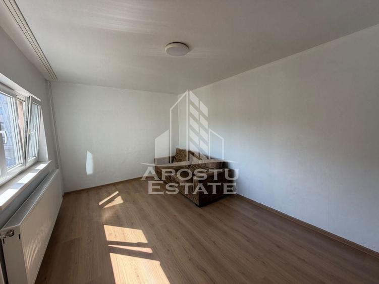 Apartament cu 2 camere semidecomandat, mobilat în Lipovei
