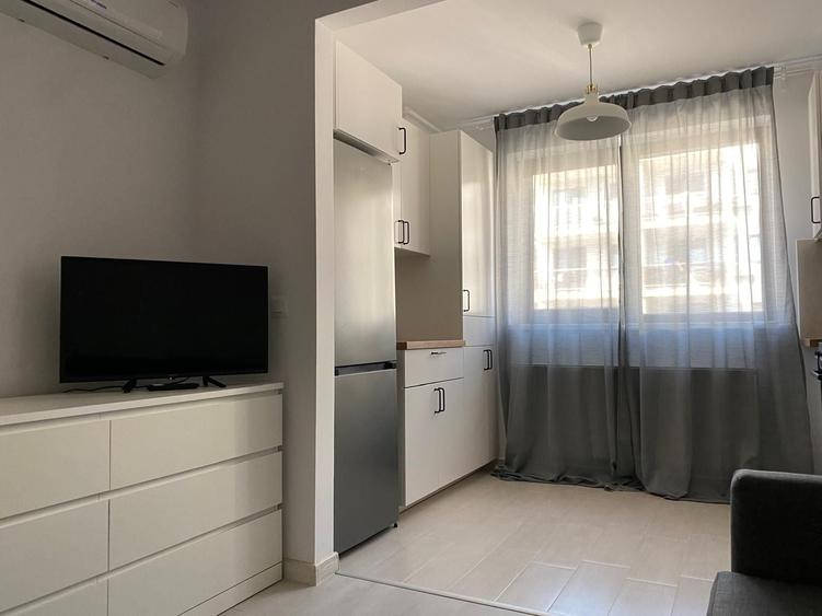 Apartament cu 2 camere decomandat în Titan