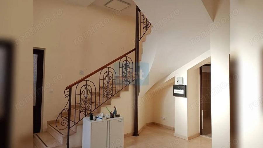 Casă cu Teren 978 Mp în Central