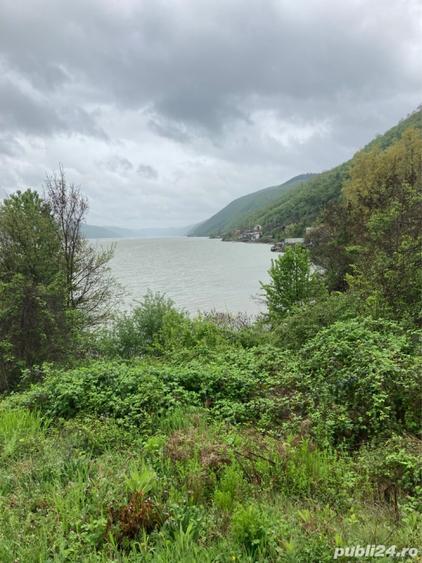 Teren de 707 mp, în Dubova