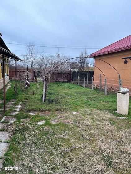 Casă cu 3 camere cu Teren 810 Mp în Năsturelu