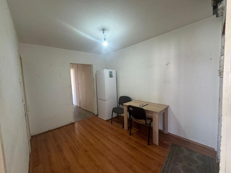Apartament cu 4 camere decomandat în Vasile Aaron