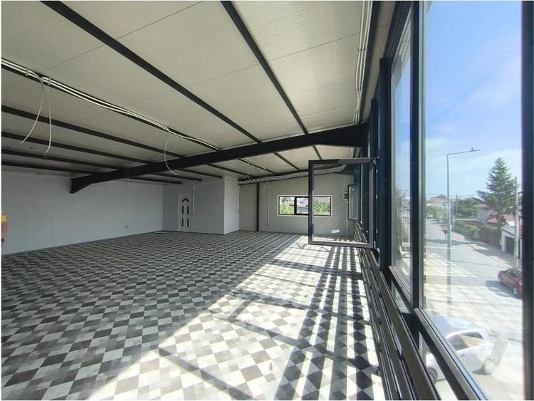 Spațiu comercial, de 379 mp, în Central