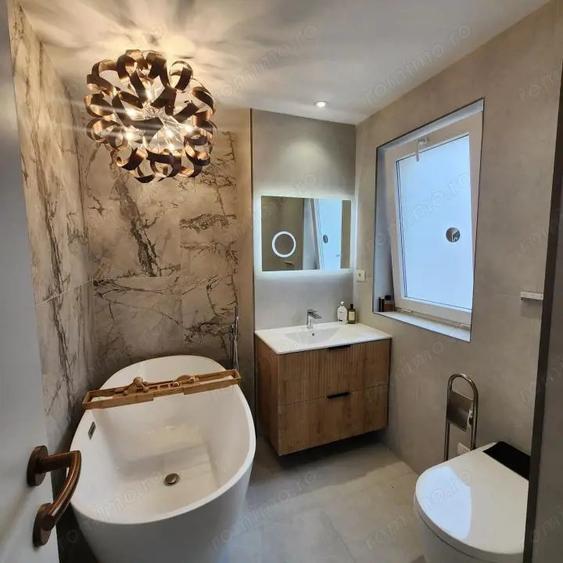 Apartament cu 3 camere semidecomandat, mobilat în Cișmigiu