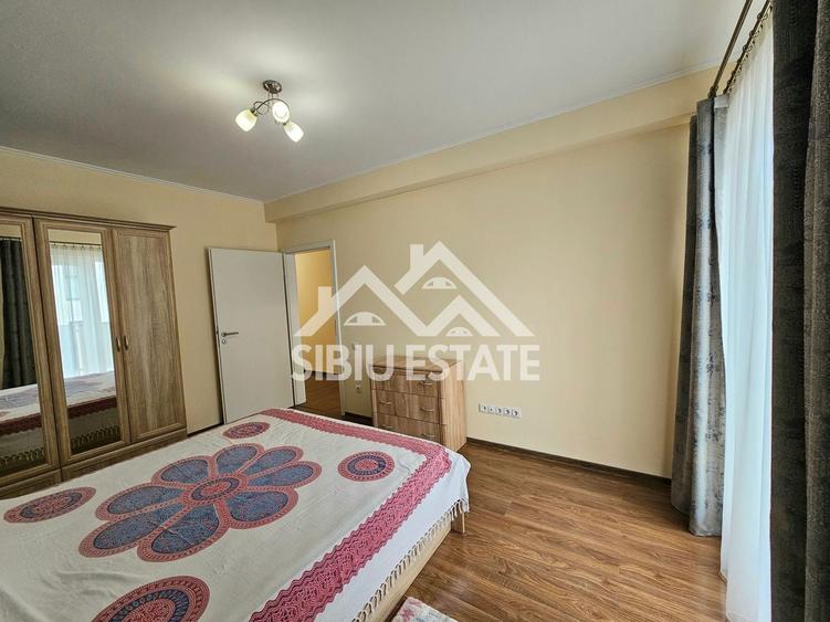 Apartament cu 3 camere decomandat, mobilat în Turnișor