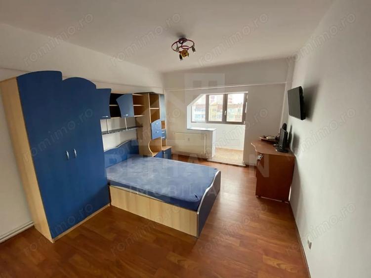 Apartament cu 3 camere decomandat în Lăpuș Argeș