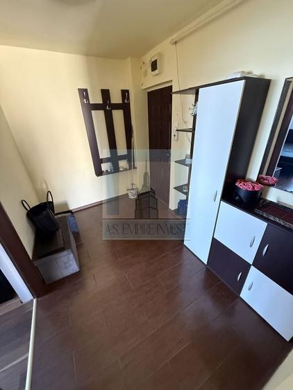 Apartament cu 3 camere circular, mobilat în Calea București