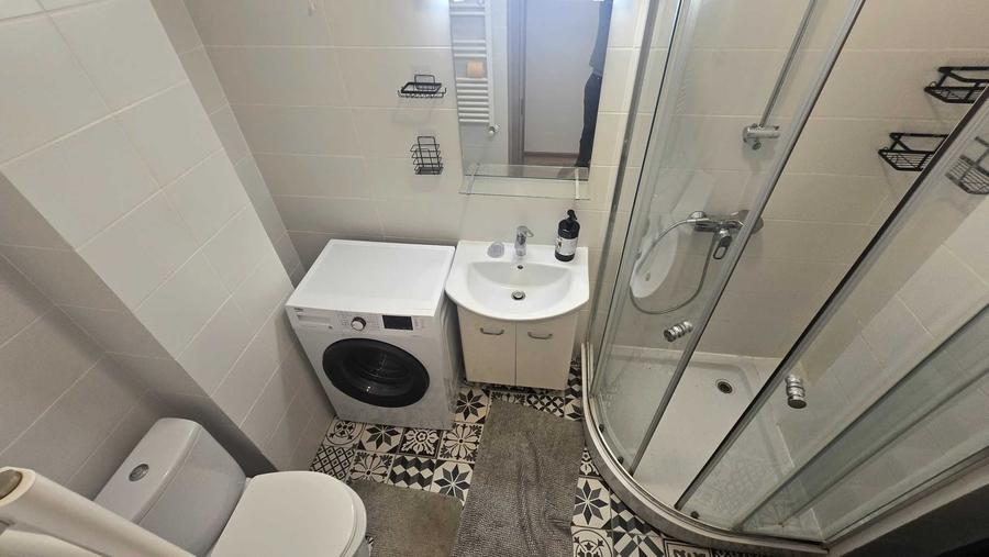 Apartament cu 3 camere decomandat în Barbu Văcărescu