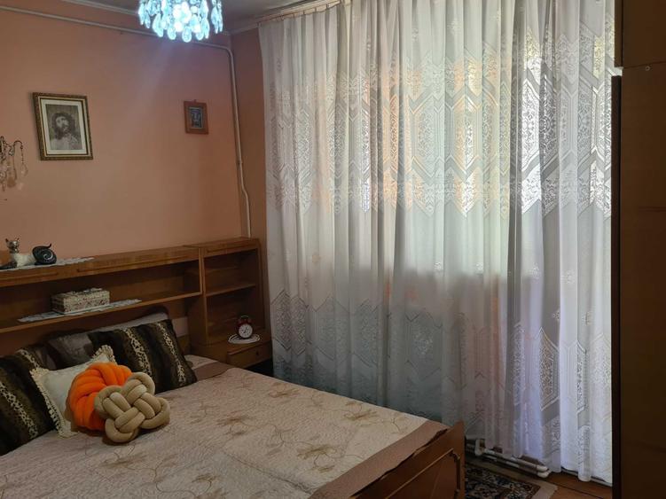 Apartament cu 3 camere decomandat în Ultracentral