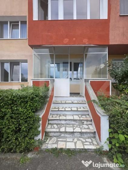 Apartament cu 3 camere decomandat în Craiter