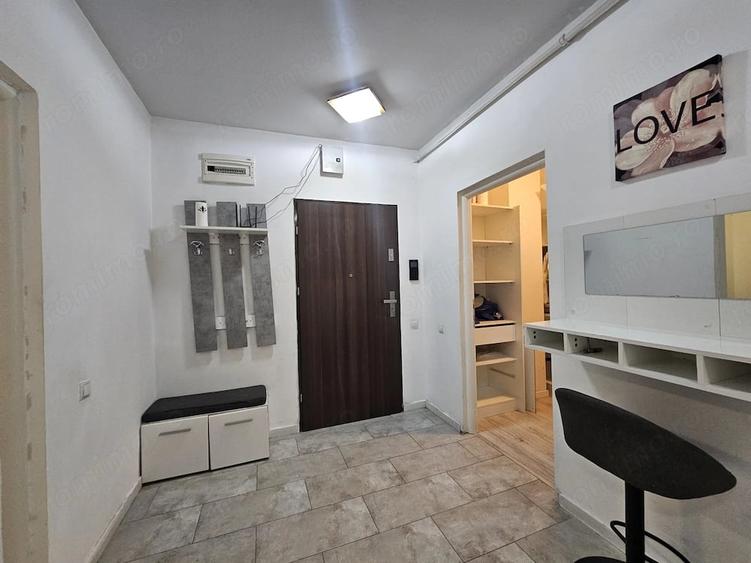 Apartament cu 2 camere decomandat în Pietroasa