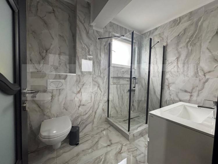 Apartament cu 3 camere decomandat, mobilat în Florești