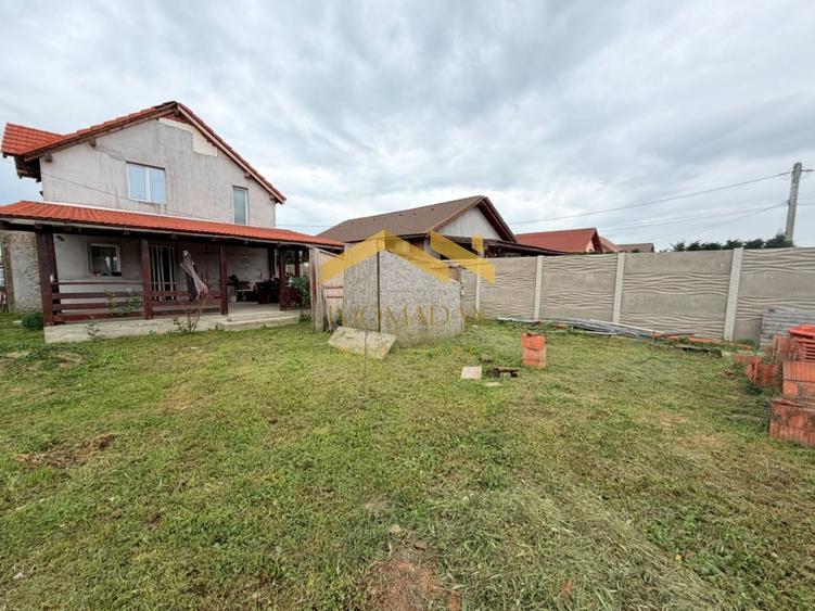 Casă individuală cu 3 camere cu Canalizare în Bucovăț (Remetea Mare)