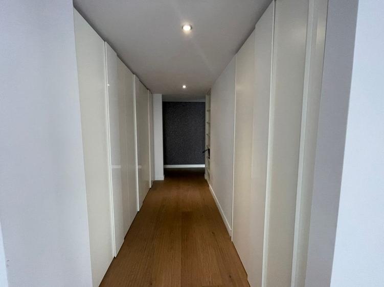 Apartament cu 4 camere decomandat, mobilat în Băneasa