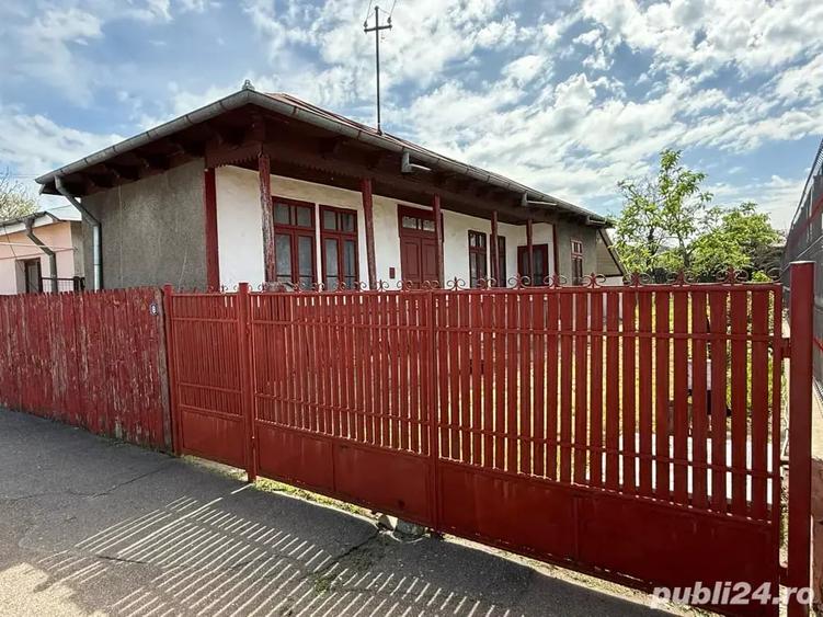 Casă cu 3 camere cu Teren 550 Mp în Râmnicu Sărat
