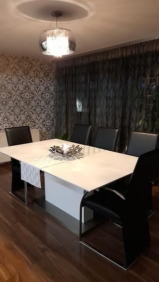 Apartament cu 5 camere decomandat, mobilat în Central