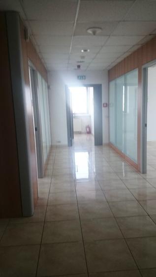 Birou, de 10,000 mp, în Sala Palatului