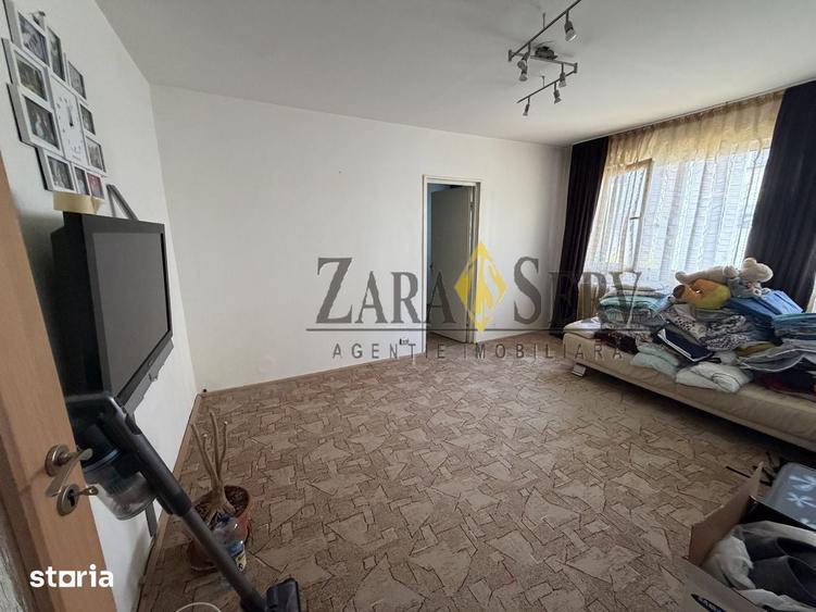 Apartament 3 camere de vanzare, Malu Ro?u Str. ?colii, Etaj 2 - 3
