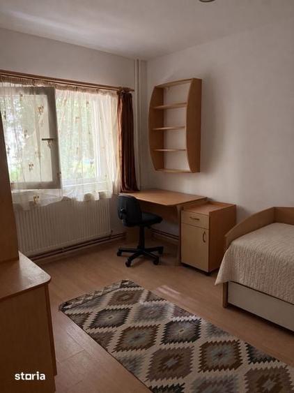 Apartament cu 3 camere în Aradului