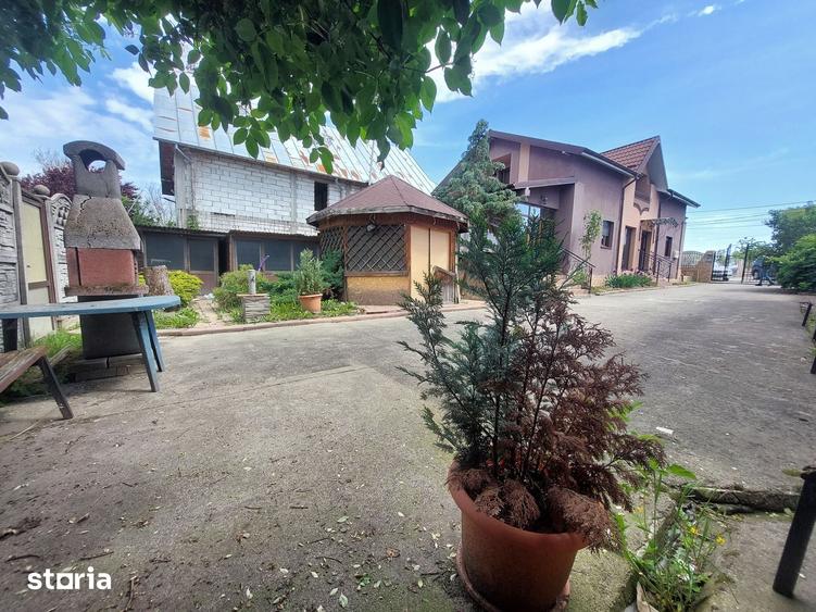 Casă cu 5 camere cu Teren 743 Mp în Central