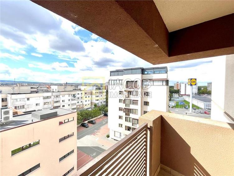 Apartament cu 3 camere decomandat în Ștefan cel Mare